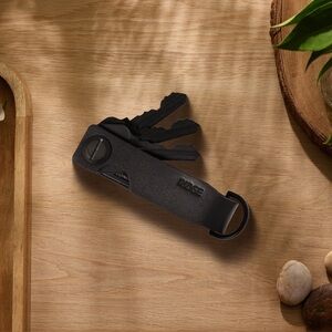 RIDGE KeyCase, Midnight Black Leather, Secures 2-6 Keys, NIB, NWT